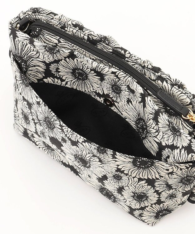 TOCCA 【美人百花掲載】【新色登場】FRILL POCHETTE ポシェット ブラック系1