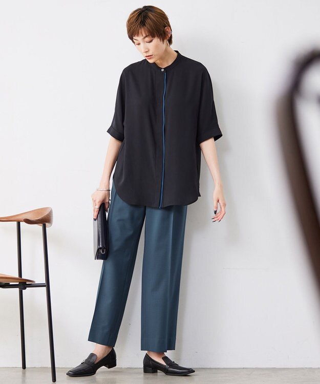 ICB 【接触冷感・UVケア・速乾】BackSatinAmunzen 5分袖バンドカラーブラウス ブラック系