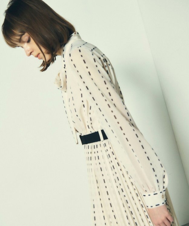 GRACE CONTINENTAL ドットストライププリントワンピース キナリ