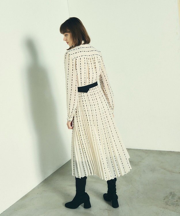 GRACE CONTINENTAL ドットストライププリントワンピース キナリ