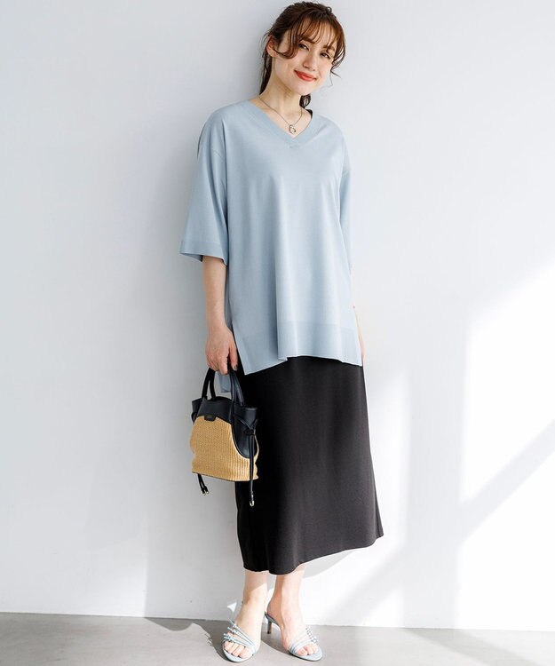 23区 L 【先行予約/WEB&一部店舗限定カラーあり/Lサイズ限定】レーヨンポリエステルストレッチ Vネック ニット [WEB&一部店舗限定カラー]スカイブルー系