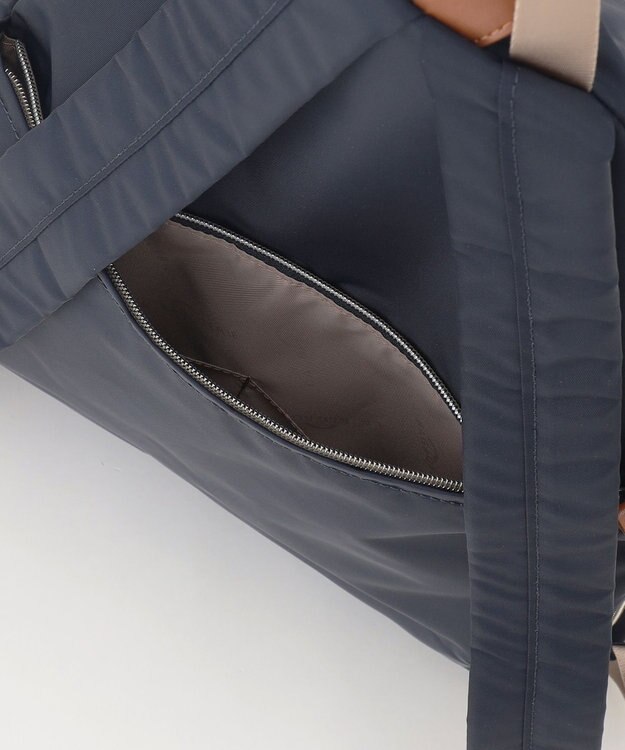 LA BAGAGERIE トライアングルリュックサック ネイビー