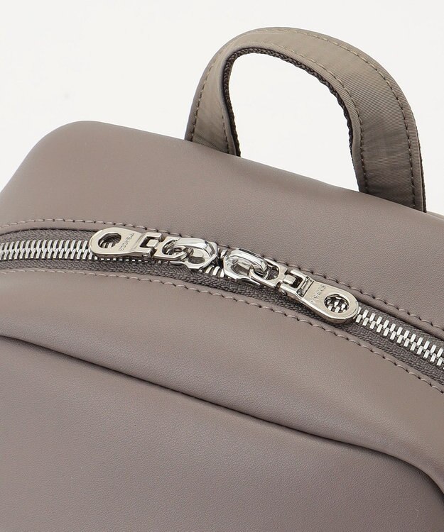 Y'SACCS 【ムック本掲載】ブロックモチーフリュックサック グレージュ