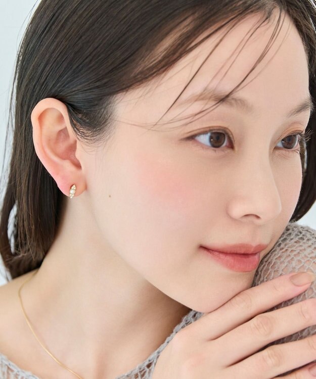 Phoebe <オンワード限定セット>金属アレルギー対応クイーンパールビジューセラミックポストピアス×クロスカーブパールビジューブローチ ホワイト