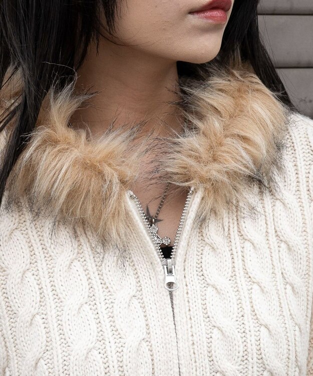 WEGO フェイクファー付きケーブルニットパーカー ホワイトアイボリー