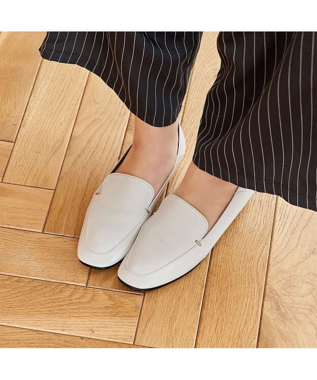 MODE ET JACOMO <carino>スクエアトゥフラットシューズ アイボリー