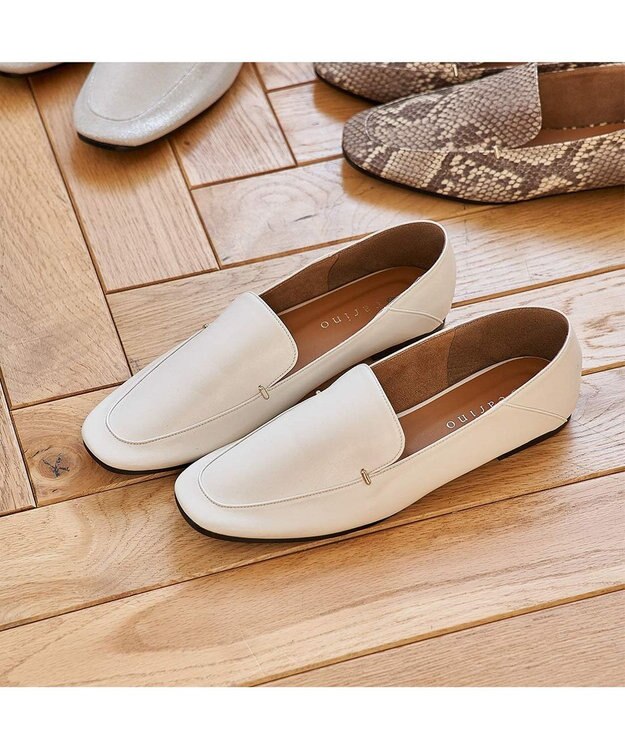 MODE ET JACOMO <carino>スクエアトゥフラットシューズ アイボリー