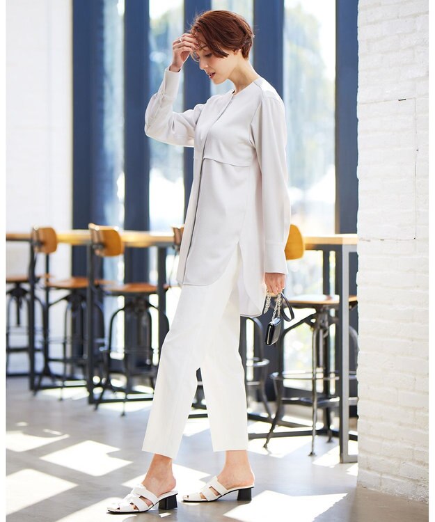 ICB 【洗える】 サテンクレープ ノーカラーブラウス トープ系