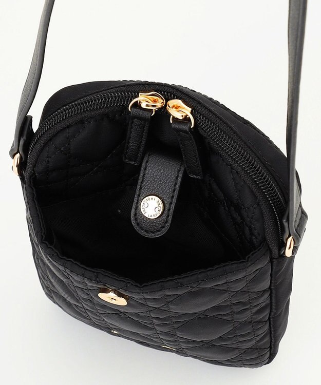 LA BAGAGERIE グリッドキルティングミニショルダー ブラック