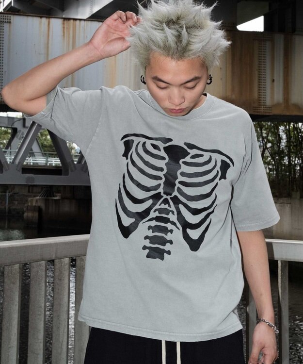 WEGO 【ユニセックス着用ITEM】ブリーチボーングラフィックT（SS） グレー