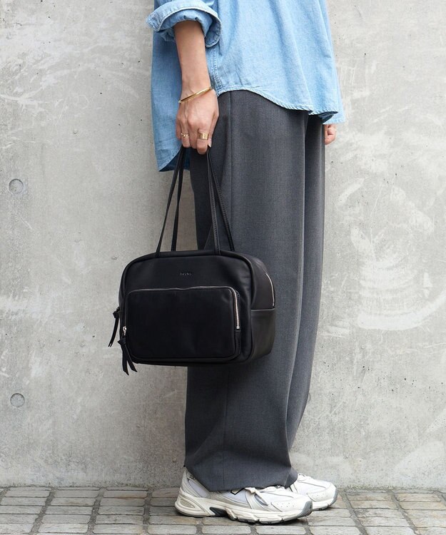 FOLNA RD ソフトレザーフロントポケットボストンバッグ ブラック