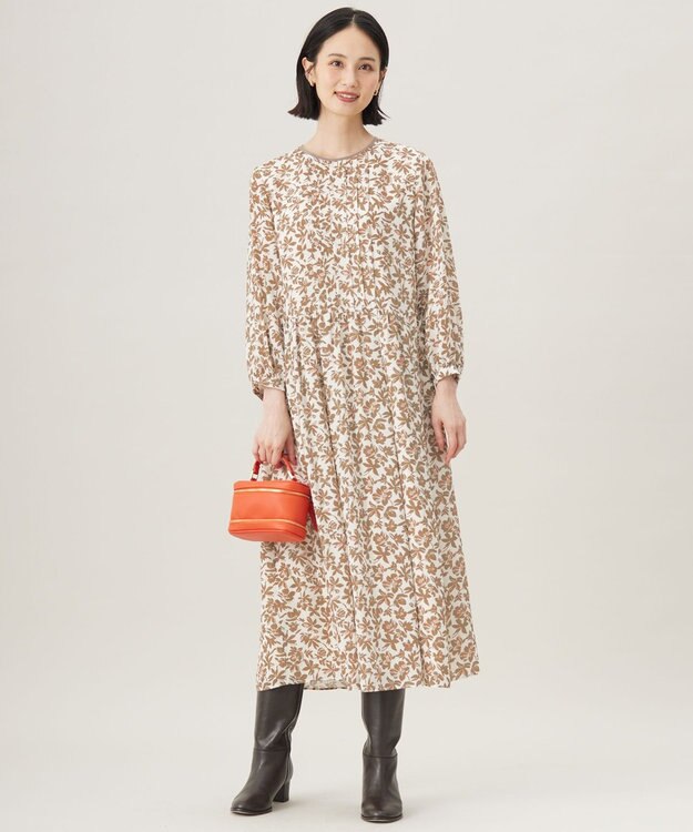 自由区 【洗える】スノーフラワープリント ワンピース モカ系