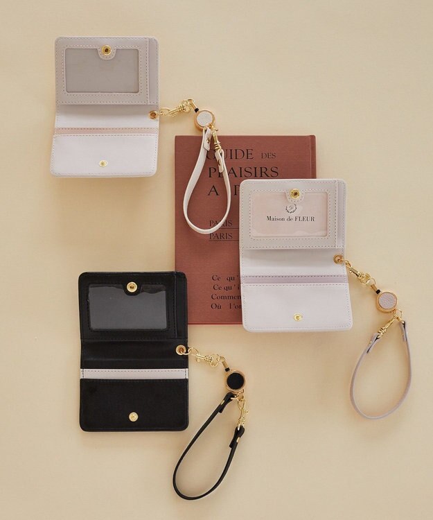 Maison de FLEUR 二つ折りリールパスケース Black