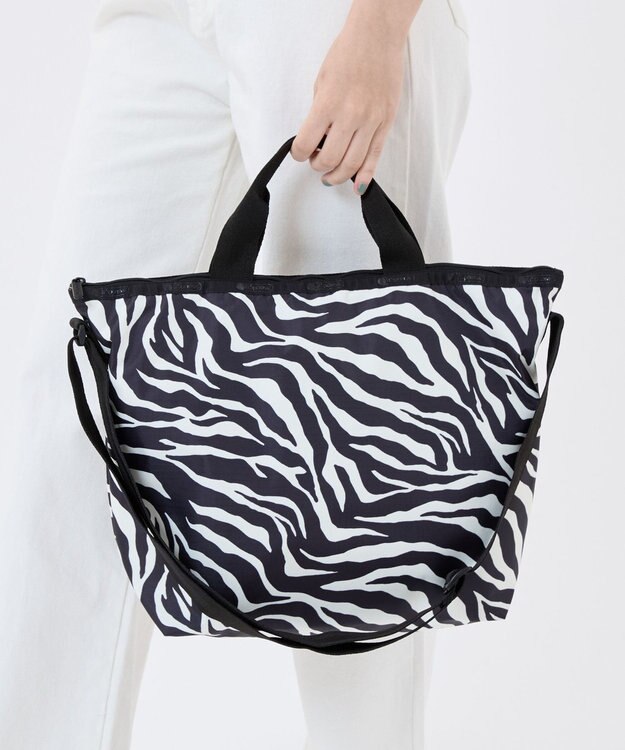 LeSportsac DELUXE EASY CARRY TOTE/クリームブラックゼブラ クリームブラックゼブラ