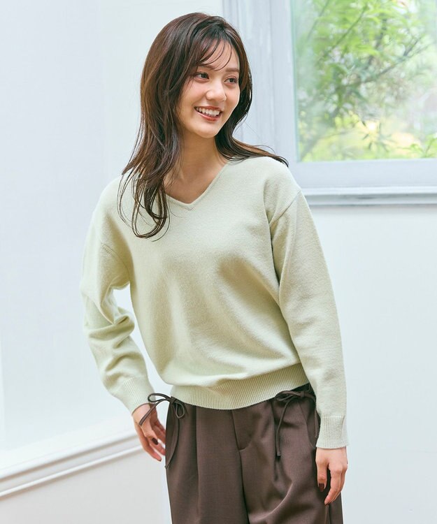 Feroux Vネックニットプルオーバー グリーン系