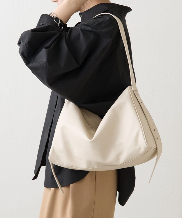 russet トライアングルショルダーバッグ(CE-1675) Ivory