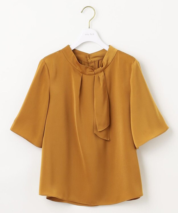 ANY SIS L 【洗える】トロミサテンボウ ブラウス マスタード