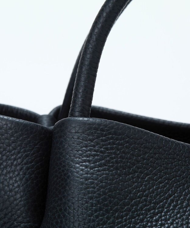 TOPKAPI 【Breath TOPKAPI】シュリンクレザー ショルダー付き ミニ トートバッグ / チャーム付き ブラック