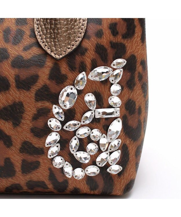 A.D.M.J. 【牛革】フィバナイラ/キューブトート21cm(ショルダーストラップ付) クオィオ