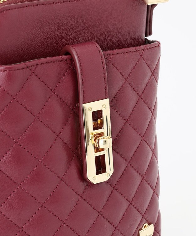 LA BAGAGERIE シープレザー　キルティングスマホショルダー ワイン