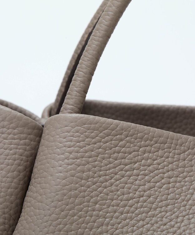 TOPKAPI 【Breath TOPKAPI】シュリンクレザー ショルダー付き ミニ トートバッグ / チャーム付き グレージュ