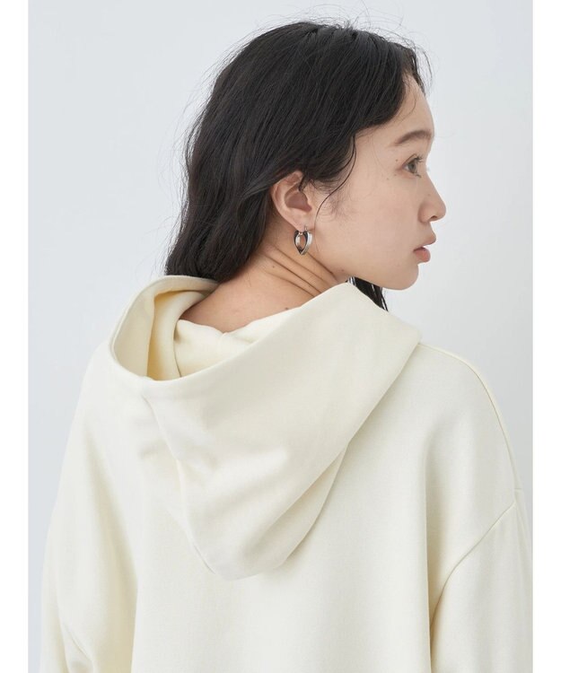earth music&ecology ロゴスウェットフーディー Ivory
