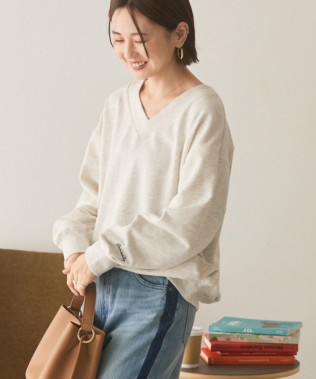 AMERICAN HOLIC Vネックワンポイントロゴスウェットプルオーバー Oatmeal