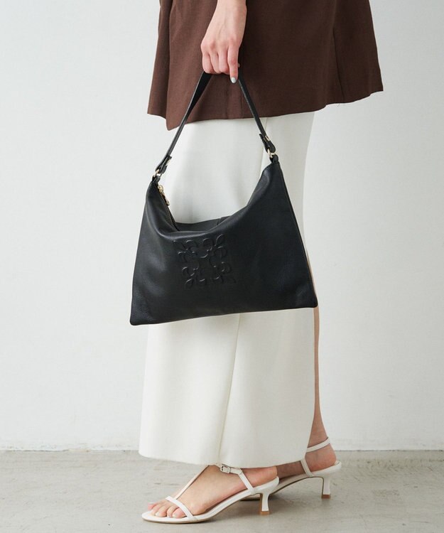 russet エンボスモノグラムショルダーバッグ(CE-1547) Black