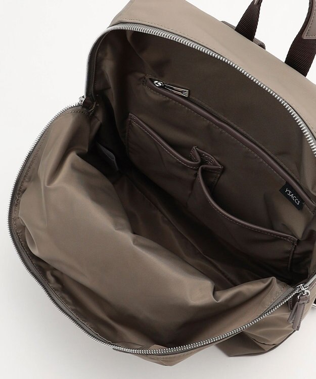 Y'SACCS ナイロン×リサイクルレザー　コンビマルチリュック グレージュ