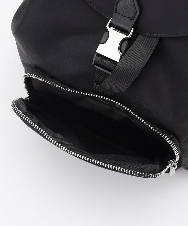 ICB LIMONTA ナイロン フラップ型リュック ブラック系