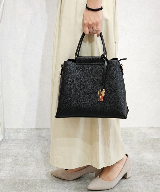 style code 【MERCURYDUO/マーキュリーデュオ】両アオリポケット　ハンドバッグ　キーリングチャーム付き ブラック