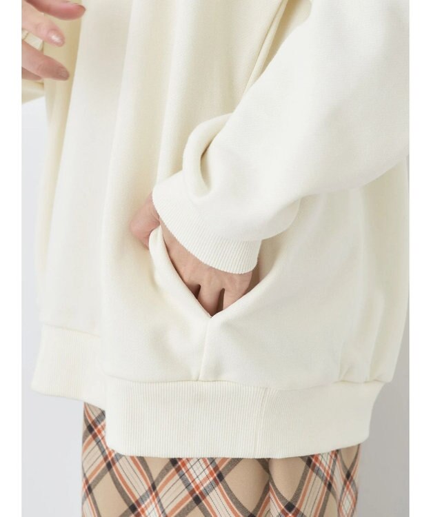 earth music&ecology ロゴスウェットフーディー Ivory