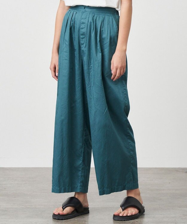 ATON MICRO COTTON SATIN | タックワイドパンツ GREEN