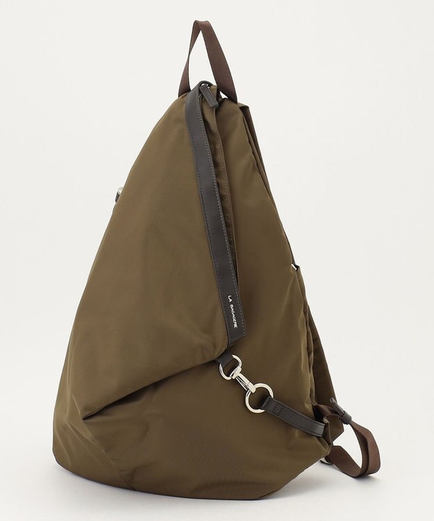 LA BAGAGERIE トライアングルリュックサック カーキ