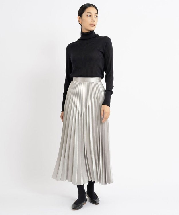 23区 【エステータ】シャイニーサテン プリーツスカート シルバー系