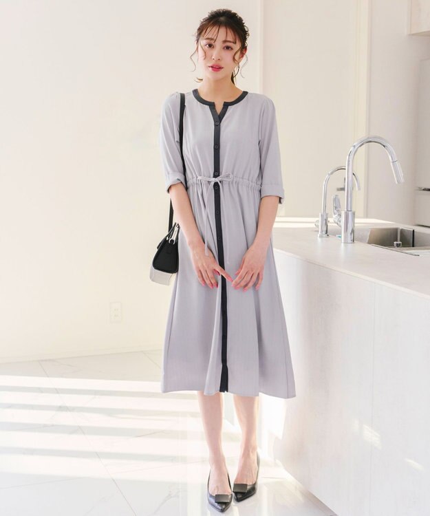 Tiaclasse L 【新色追加・洗える】配色キーネックストライプワンピース グレー×チャコール