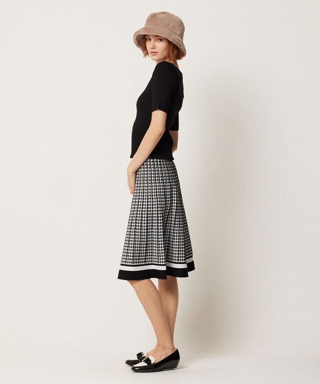 TOCCA RESONATE プルオーバー ブラック×ホワイト系