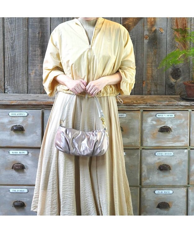 Regalo Felice 【長財布やペットボトルも入る / 軽量】ショルダー / REGALO GYG(グレージュ)