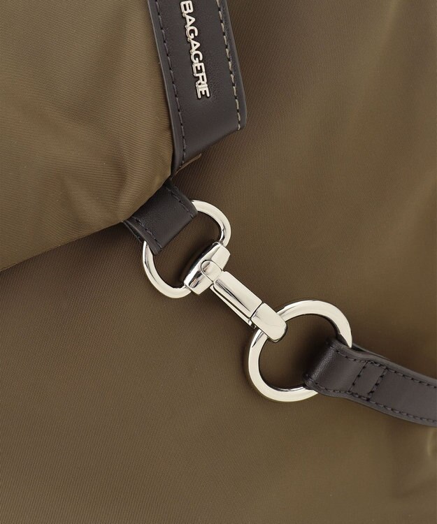 LA BAGAGERIE トライアングルリュックサック カーキ