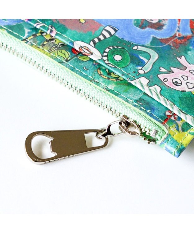 tsumori chisato CARRY カモフラージュサファリ　フラグメントケース グリーン