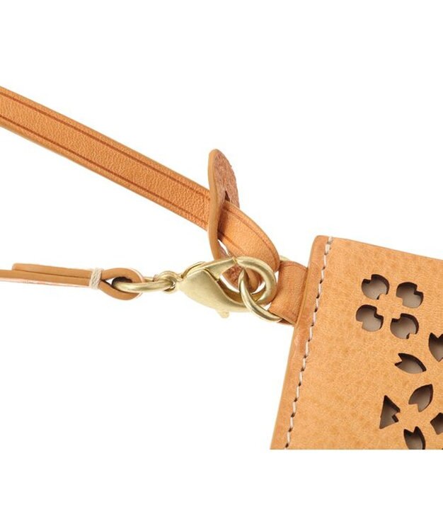 genten フラッターカットワーク パスケース ヌメベージュ