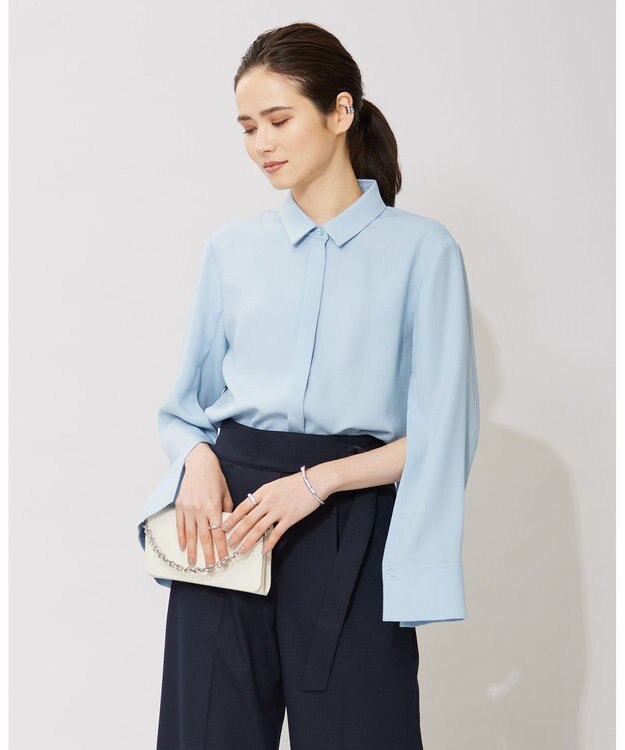 ICB L 【接触冷感・UVケア・速乾・洗える】FluidBackSatin スリットスリーブシャツ ライトブルー系