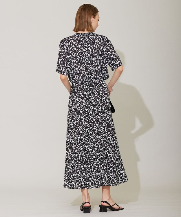 ICB 【洗える】シルエットフラワープリント マーメイドスカート ブラックベース柄