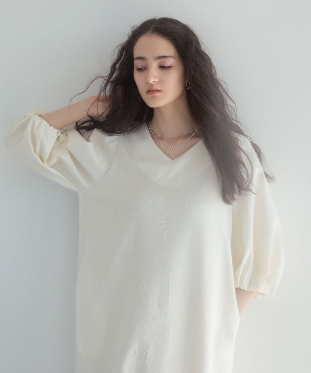 Green Parks ■ＥＳＣＡＲ　エンボスＶネックワンピース Ivory