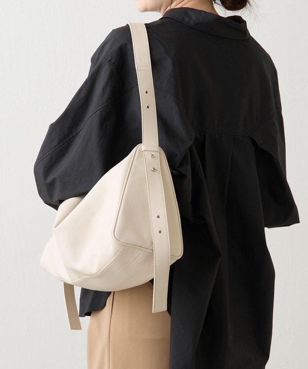 russet トライアングルショルダーバッグ(CE-1675) Ivory