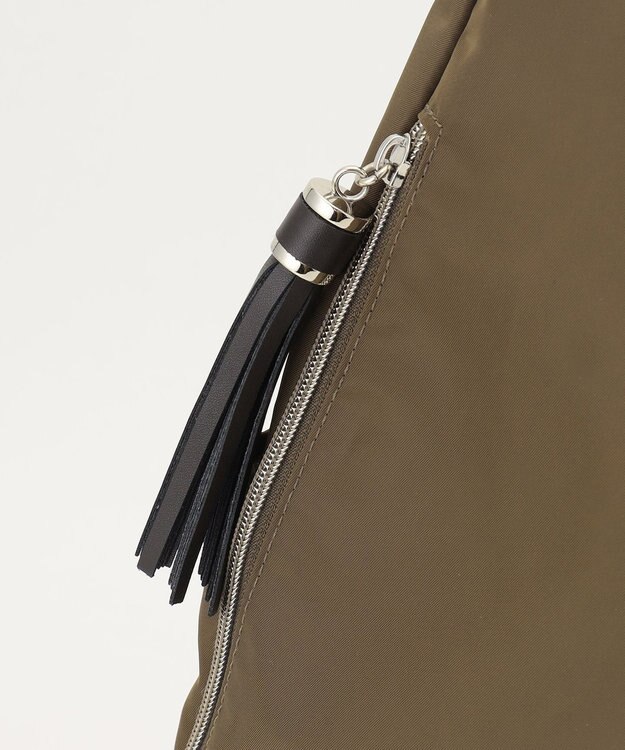 LA BAGAGERIE トライアングルリュックサック カーキ