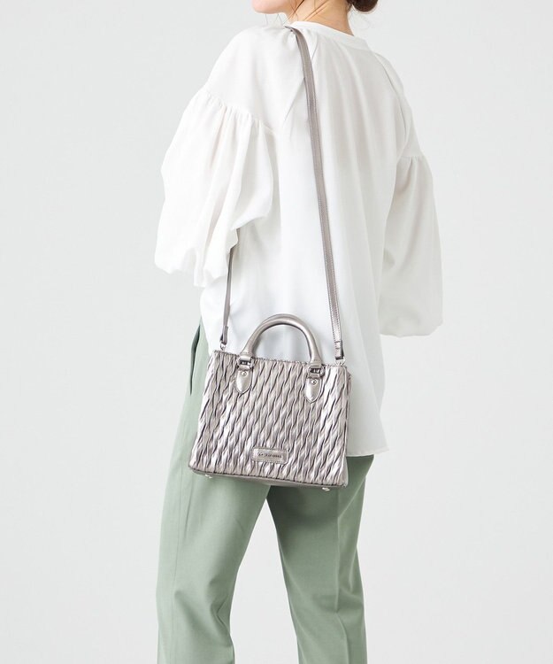 LA BAGAGERIE ランダムプリーツ2WAYハンドバッグ ガンメタリック