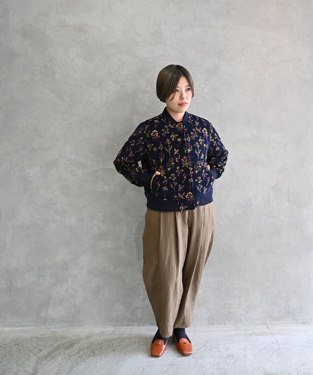 muuc 〈遠州織物の工場で織られた上質なコットンコーデュロイ生地〉裏地有り リブ袖 ショート丈 花刺繍ブルゾン（セットアップ可能） ネイビー