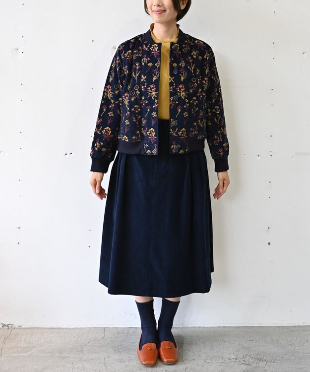 muuc 〈遠州織物の工場で織られた上質なコットンコーデュロイ生地〉裏地有り リブ袖 ショート丈 花刺繍ブルゾン（セットアップ可能） ネイビー