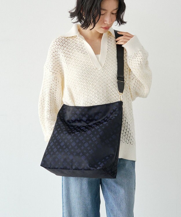 russet 《A4サイズ収納可能》ナイロンジャガード2WAYショルダーバッグ(CE-1622) Black/Navy